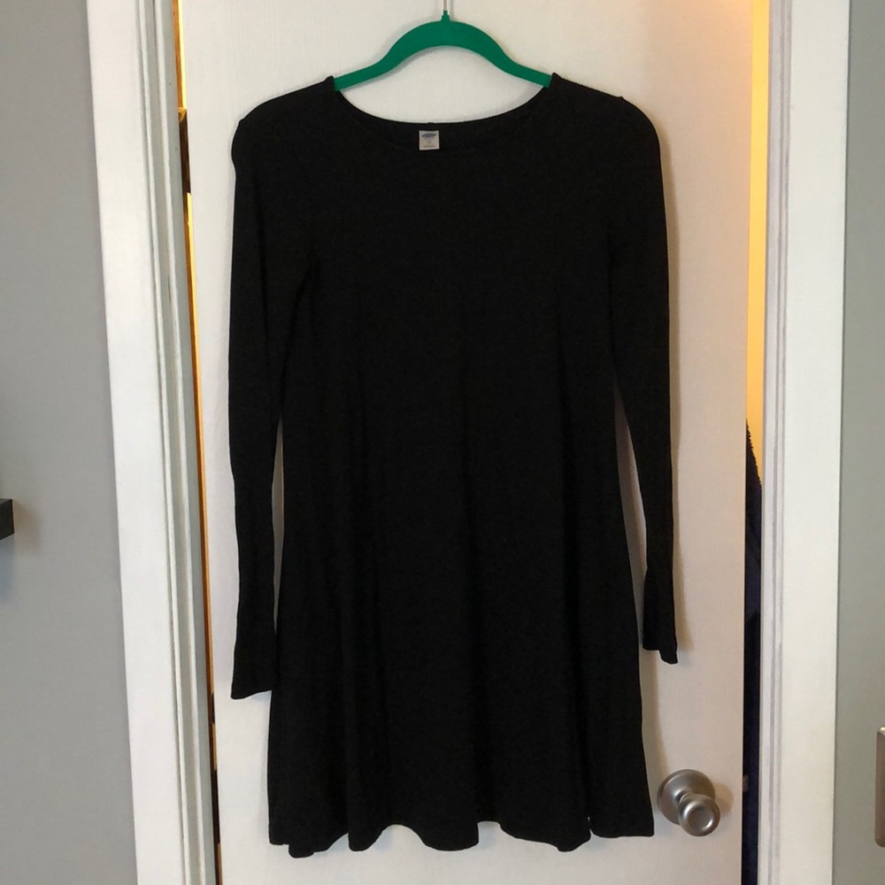 Old Navy Long sleeve black swing dress